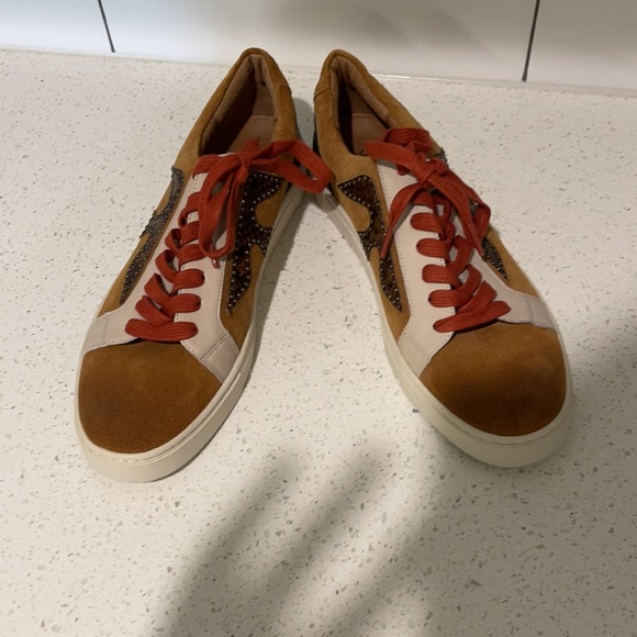 Vintage frye sneakers, never worn. - Picture 4 of 4
